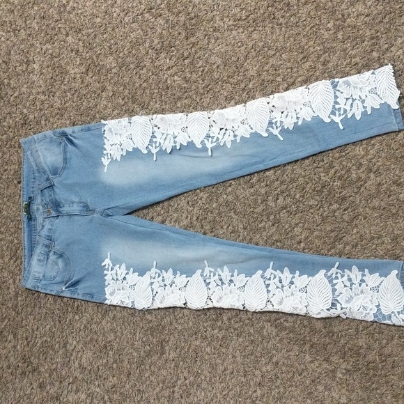 #705Top Trends Basic Collection Skinny Junior Size Girls Jeans with Crotchet 28 - Picture 4 of 6